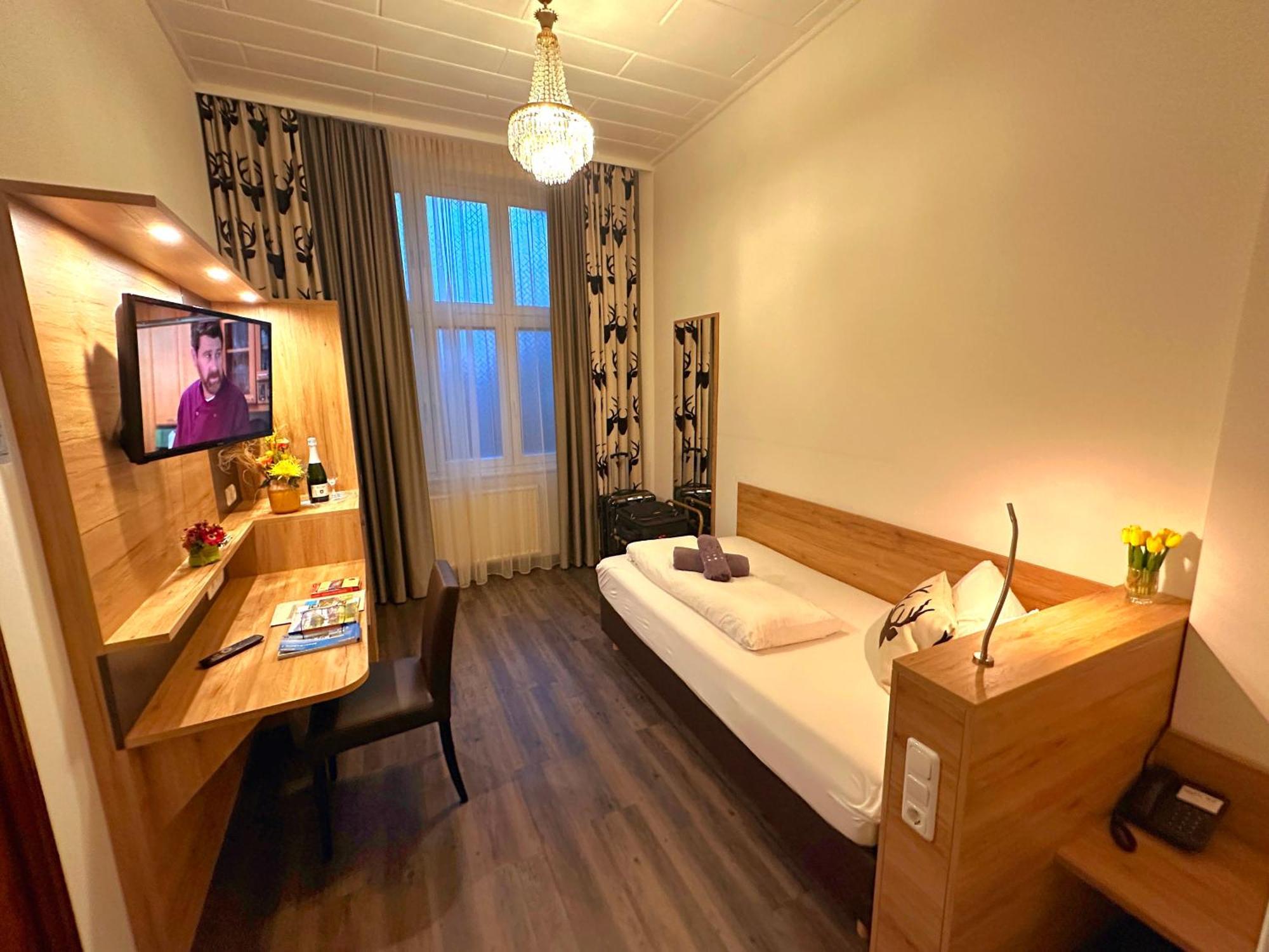 Hotel Am Markt Bacharach Zewnętrze zdjęcie